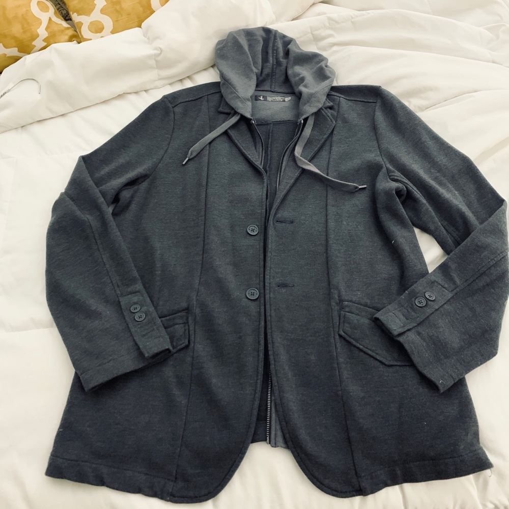 Men’s sport jacket with attached hoodie xl